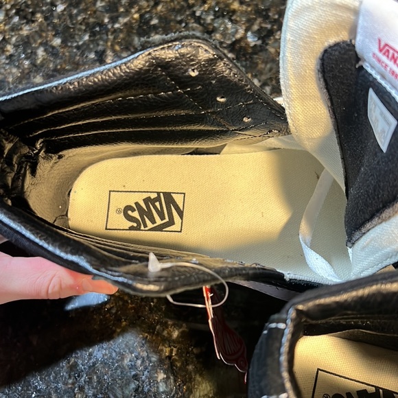 NWT High Top Old Skool Vans - Picture 3 of 4